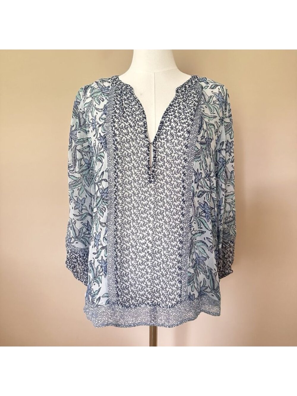Joie XS 100% Silk Blue Floral Sheer Top 3/4 Sleeve Boho Luxury Cottage Summer - Picture 2 of 8